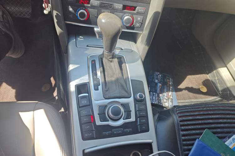 Used Audi A6L 2009 2.0 TFSI automatic standard version Gear Lever