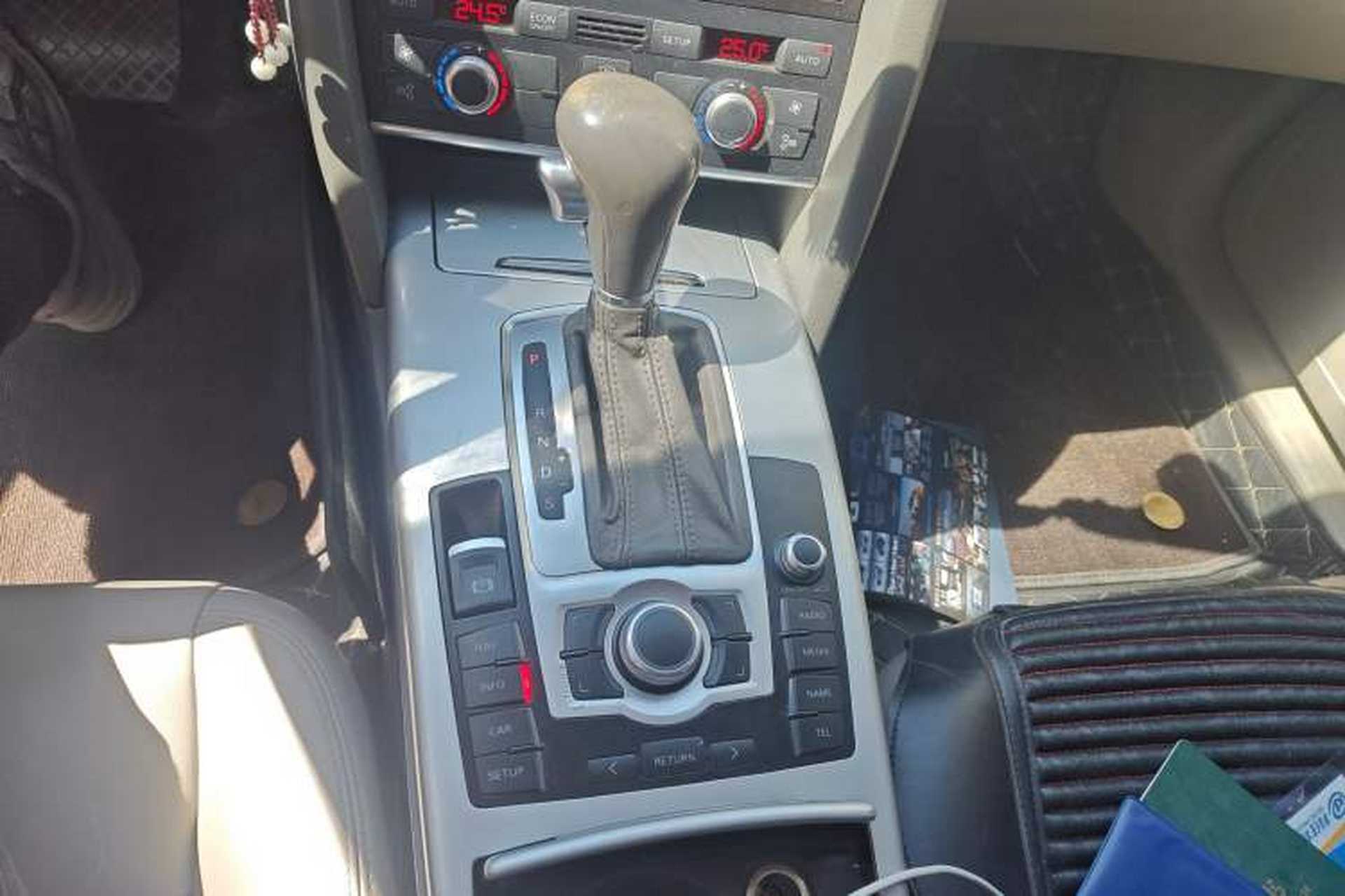 Used Audi A6L 2009 2.0 TFSI automatic standard version Gear Lever