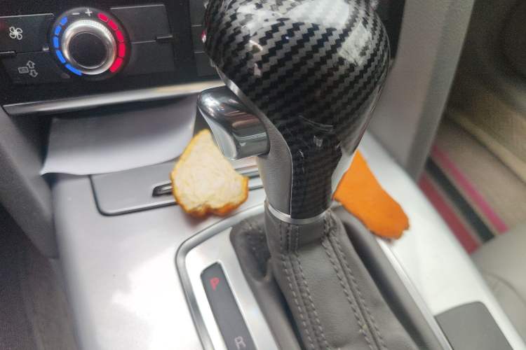 Used Audi A6L 2009 2.0 TFSI automatic standard version Gear Lever