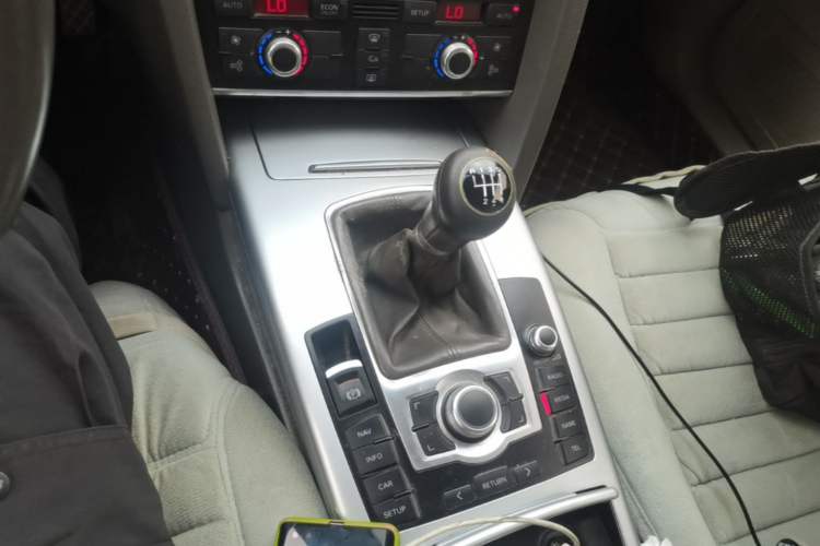 Used Audi A6L 2009 2.0 TFSI manual standard version Gear Lever