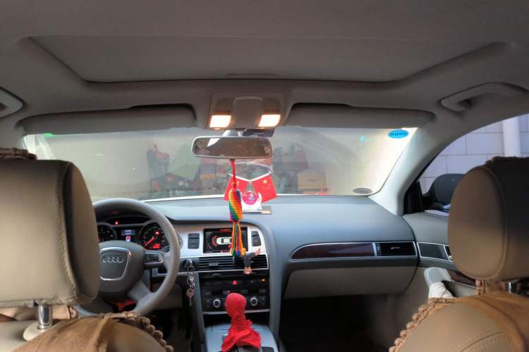 Used Audi A6L 2009 2.0 TFSI automatic standard version Headliner