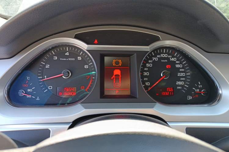 Used Audi A6L 2009 2.0 TFSI automatic standard version Instrument Cluster