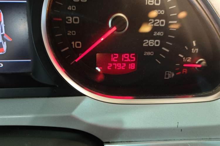Used Audi A6L 2009 2.4L Technology version Odometer Close Up
