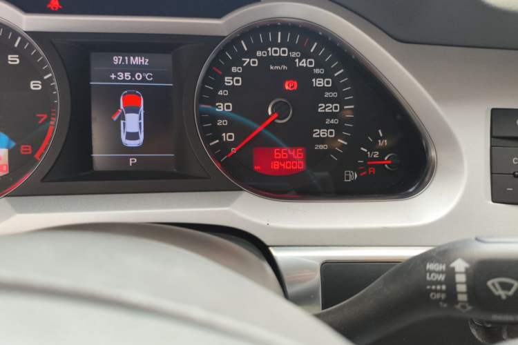 Used Audi A6L 2009 2.8 FSI Comfort & Entertainment Model Odometer Close Up