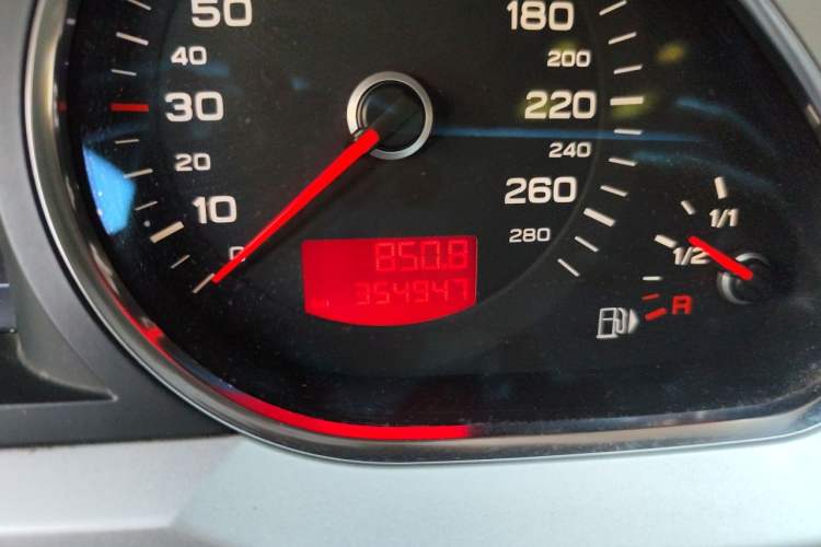 Used Audi A6L 2009 2.8 FSI Comfort & Entertainment Model Odometer Close Up