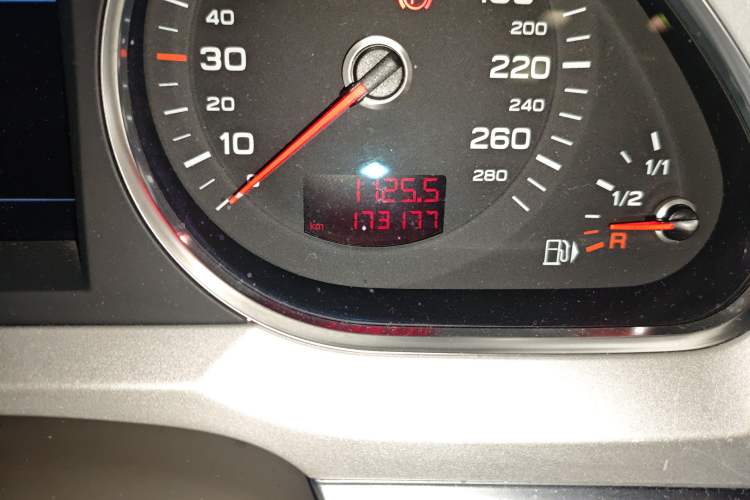 Used Audi A6L 2009 2.4L Comfort Edition Odometer Close Up