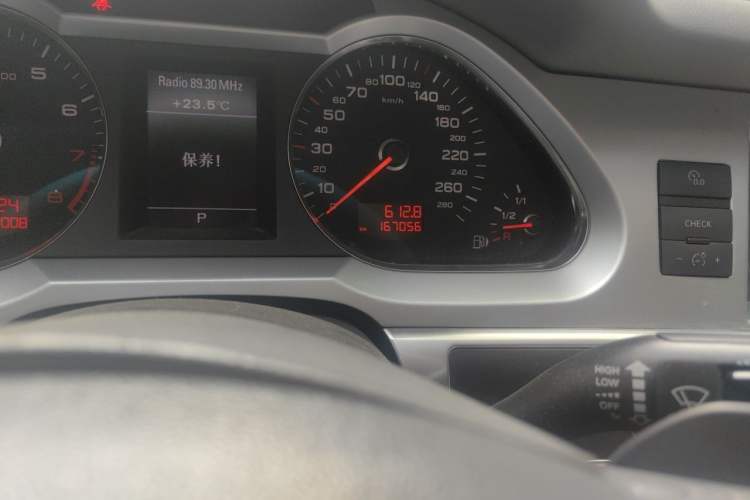 Used Audi A6L 2009 2.4L Comfort Edition Odometer Close Up