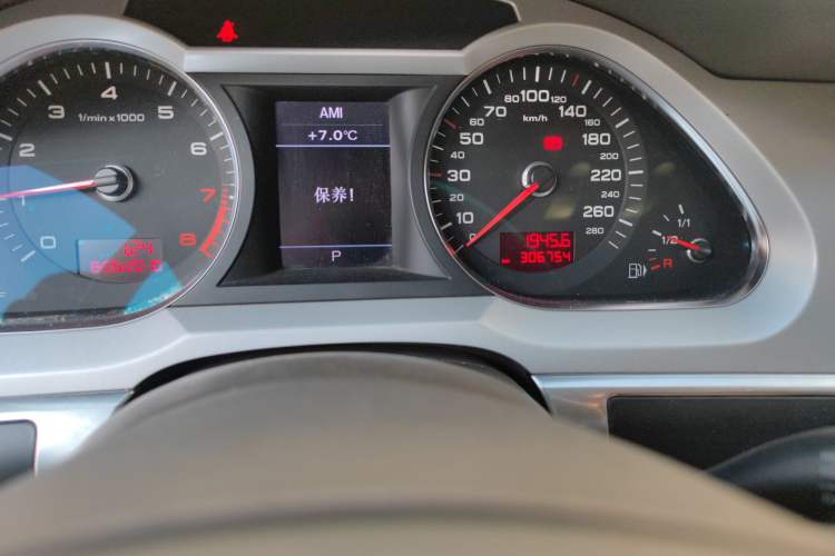 Used Audi A6L 2009 2.8 FSI Comfort & Entertainment Model Odometer Close Up