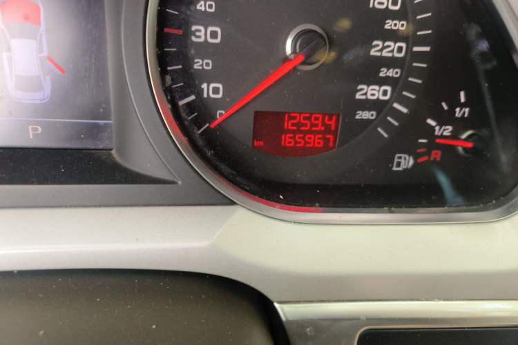 Used Audi A6L 2009 2.8 FSI Comfort & Entertainment Model Odometer Close Up