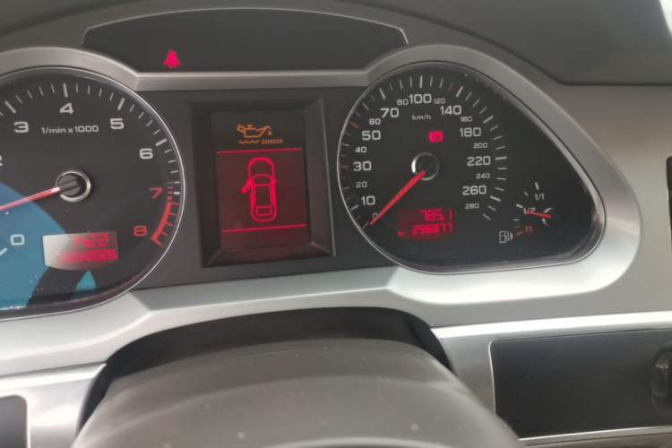 Used Audi A6L 2009 2.0 TFSI manual standard version Odometer Close Up