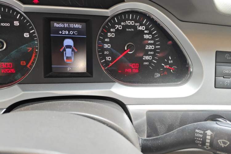 Used Audi A6L 2009 2.4L Technology version Odometer Close Up