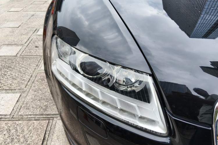 Used Audi A6L 2009 2.0 TFSI automatic standard version Right Front Headlight