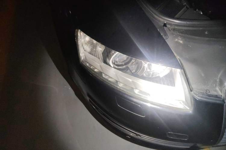Used Audi A6L 2009 2.0 TFSI automatic standard version Right Front Headlight