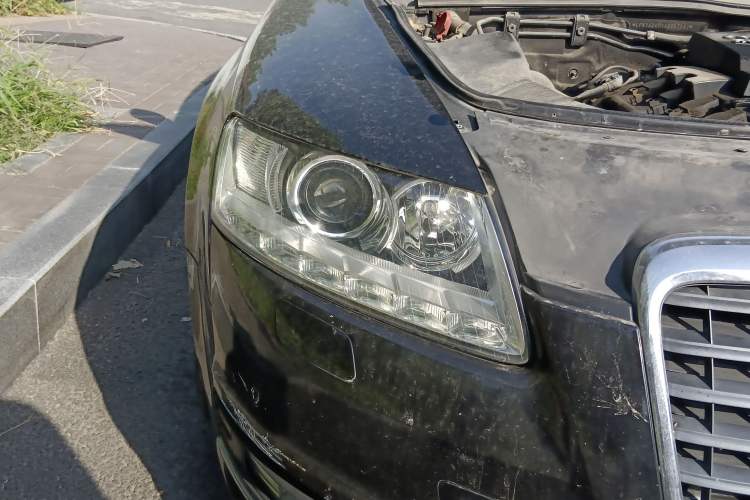 Used Audi A6L 2009 2.0 TFSI automatic standard version Right Front Headlight