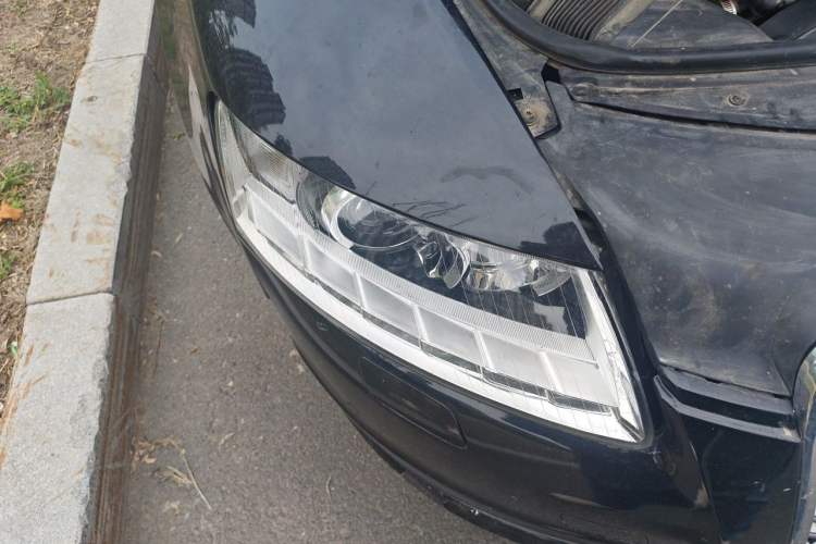 Used Audi A6L 2009 2.0 TFSI automatic standard version Right Front Headlight
