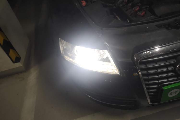 Used Audi A6L 2009 2.0 TFSI automatic standard version Right Front Headlight