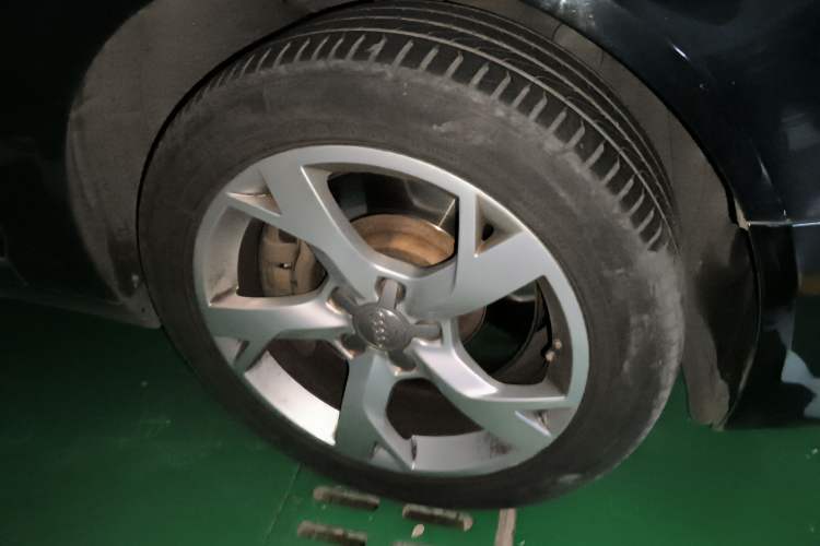 Used Audi A6L 2009 3.0 TFSI quattro Luxury Model Right Front Wheel Hub