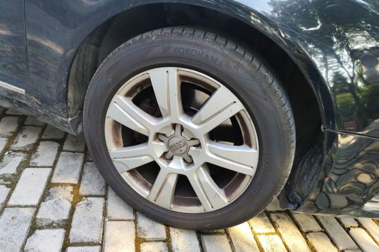 Used Audi A6L 2009 2.8 FSI Comfort & Entertainment Model Right Front Wheel Hub