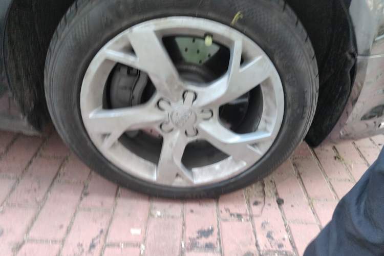 Used Audi A6L 2009 3.0 TFSI quattro Luxury Model Right Front Wheel Hub