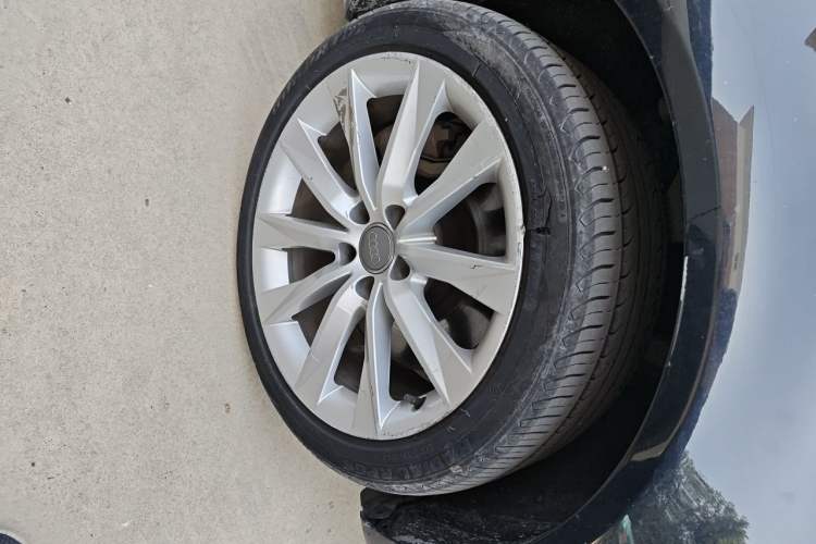 Used Audi A6L 2009 3.0 TFSI quattro Luxury Model Right Front Wheel Hub