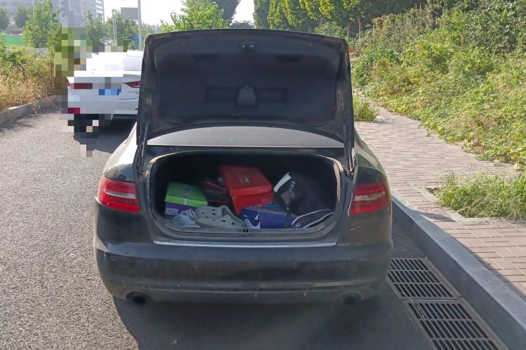 Used Audi A6L 2009 2.0 TFSI automatic standard version Trunk