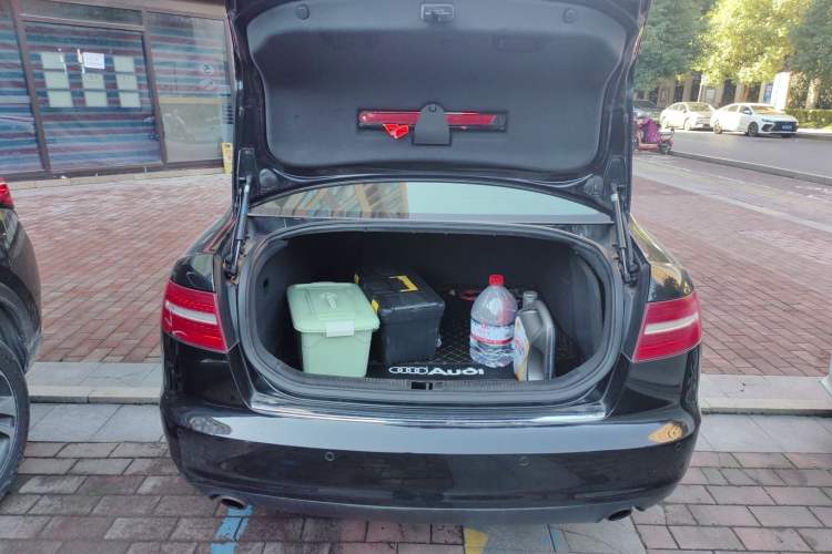 Used Audi A6L 2009 2.8 FSI Luxury Model Trunk