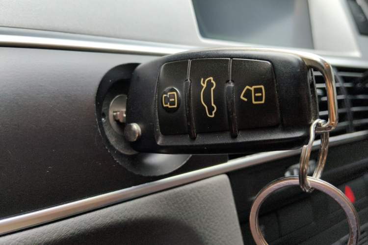 Used Audi A6L 2009 2.0 TFSI automatic standard version Vehicle Key