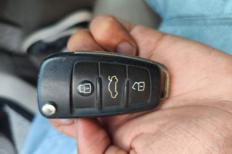 Used Audi A6L 2009 2.8 FSI Comfort & Entertainment Model Vehicle Key