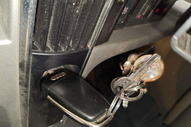 Used Audi A6L 2009 2.0 TFSI automatic standard version Vehicle Key