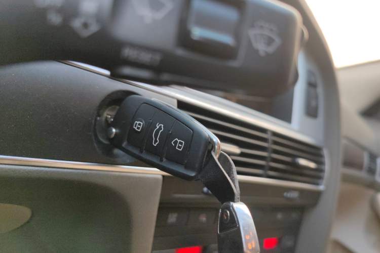 Used Audi A6L 2009 2.8 FSI Comfort & Entertainment Model Vehicle Key