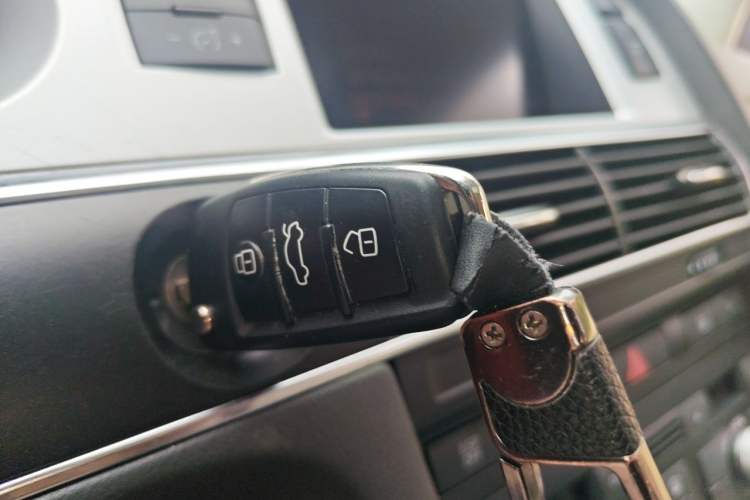Used Audi A6L 2009 2.0 TFSI automatic standard version Vehicle Key