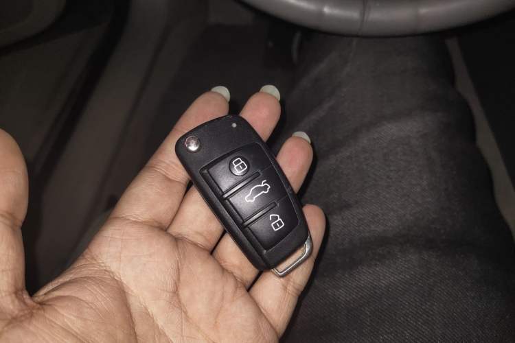 Used Audi A6L 2009 2.0 TFSI automatic standard version Vehicle Key