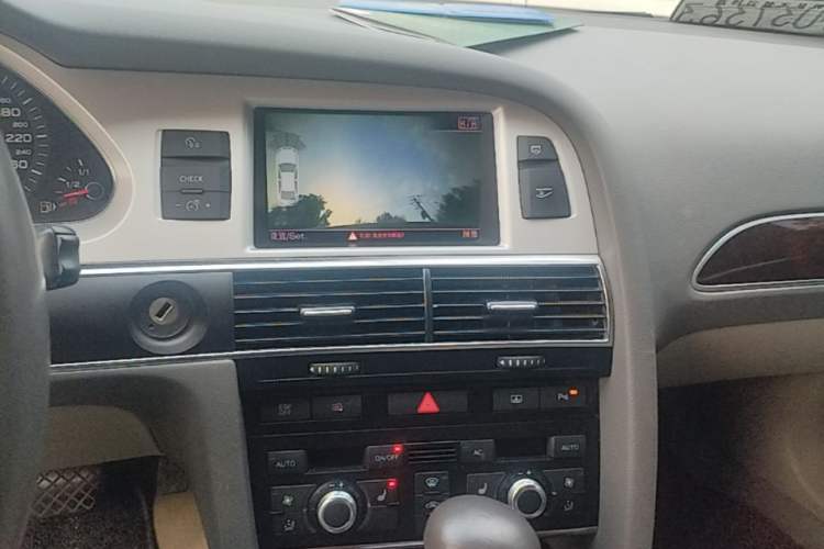 Used Audi A6L 2010 2.8 FSI Luxury Edition Audio And AC Panel