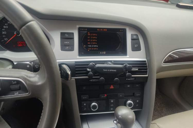 Used Audi A6L 2010 2.0 TFSI Automatic Standard Edition Audio And AC Panel