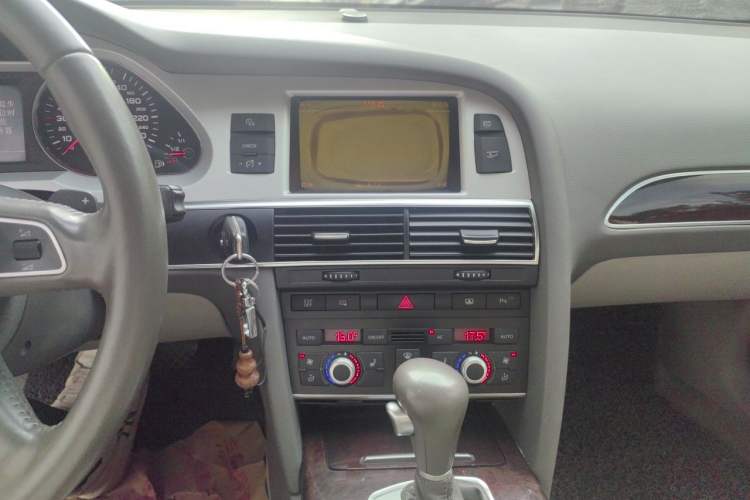 Used Audi A6L 2010 2.4L Luxury Edition Audio And AC Panel
