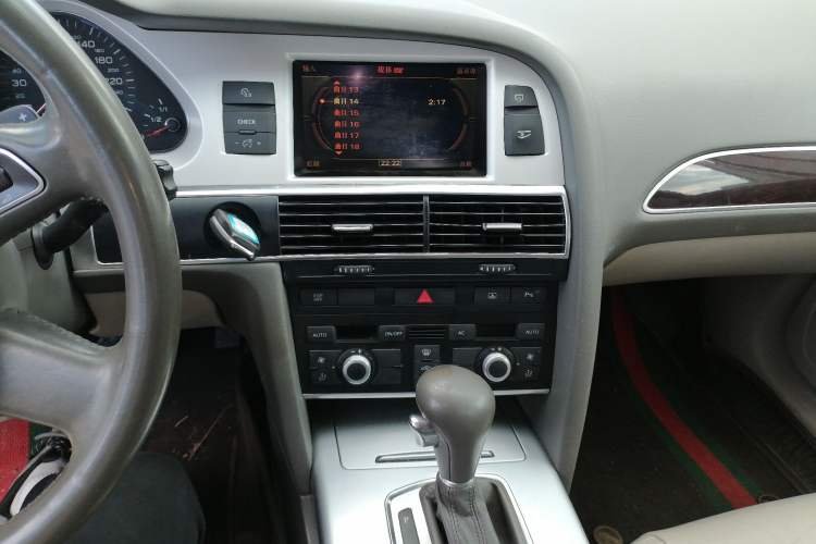 Used Audi A6L 2010 2.0 TFSI Automatic Standard Edition Audio And AC Panel