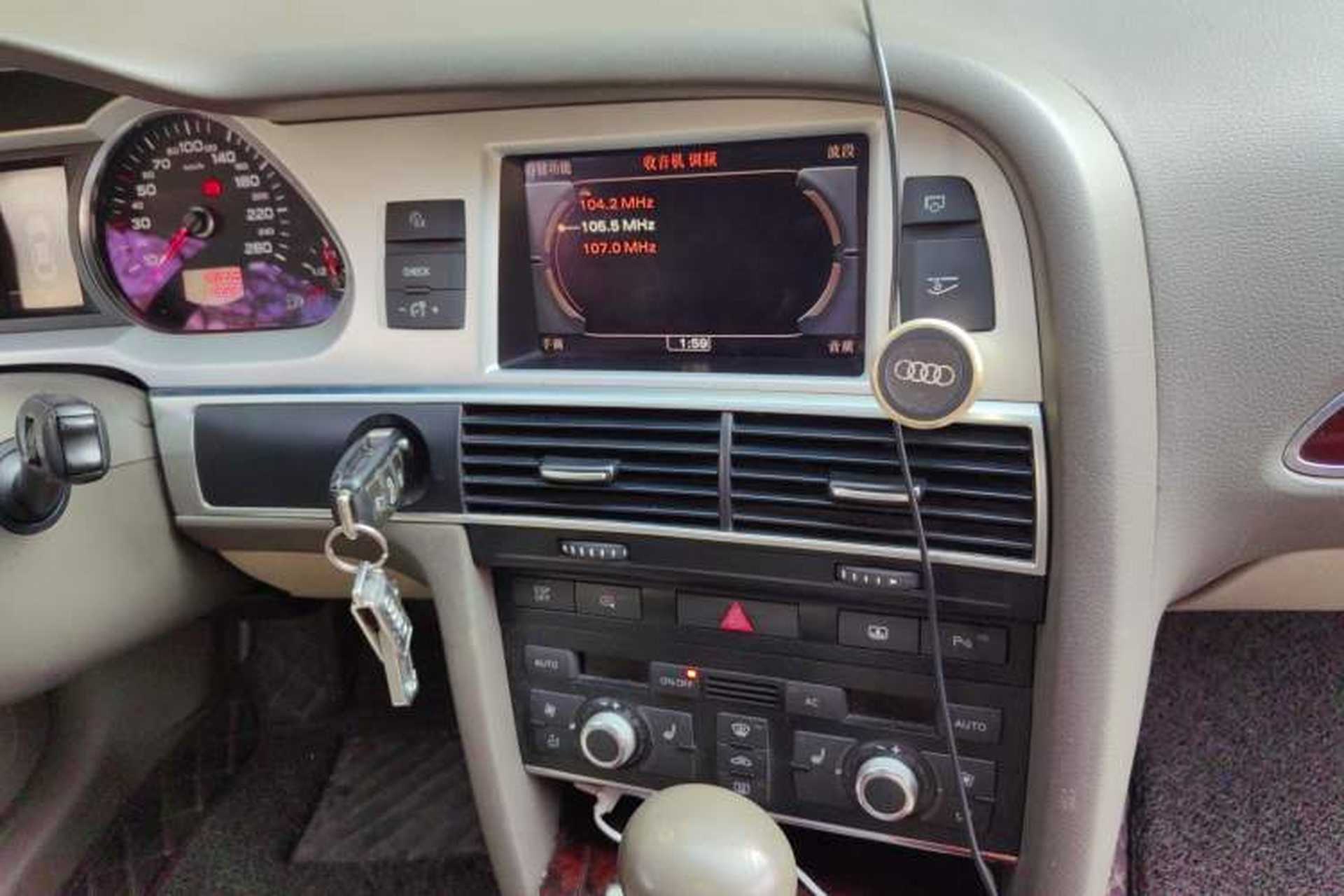 Used Audi A6L 2010 2.8 FSI Comfort Model Audio And AC Panel