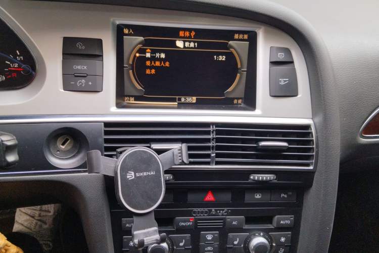 Used Audi A6L 2010 2.4L Comfort Edition Audio And AC Panel