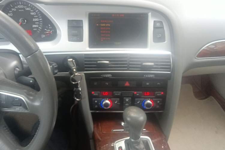 Used Audi A6L 2010 2.4L Comfort Edition Audio And AC Panel
