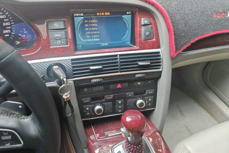 Used Audi A6L 2010 2.0 TFSI Automatic Standard Edition Audio And AC Panel