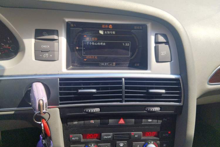 Used Audi A6L 2010 2.4L Comfort Edition Audio And AC Panel