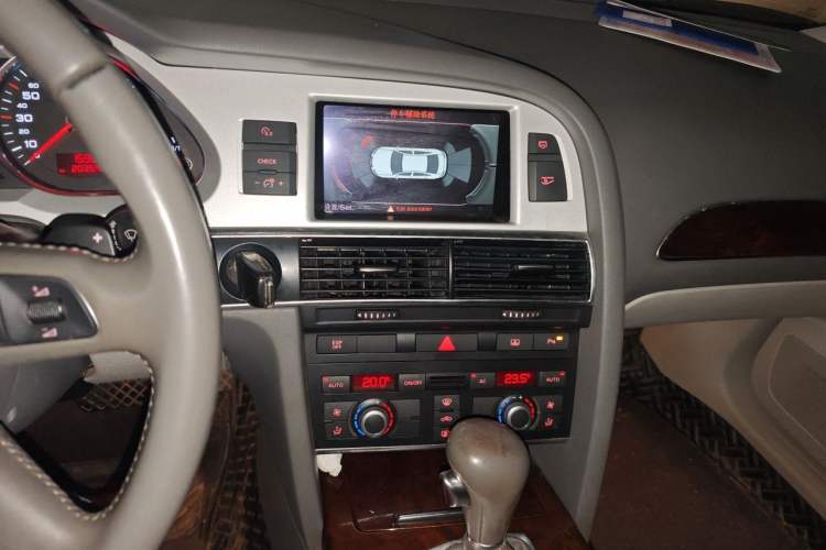 Used Audi A6L 2010 2.0 TFSI Automatic Standard Edition Audio And AC Panel
