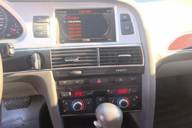 Used Audi A6L 2010 2.8 FSI Comfort Model Audio And AC Panel