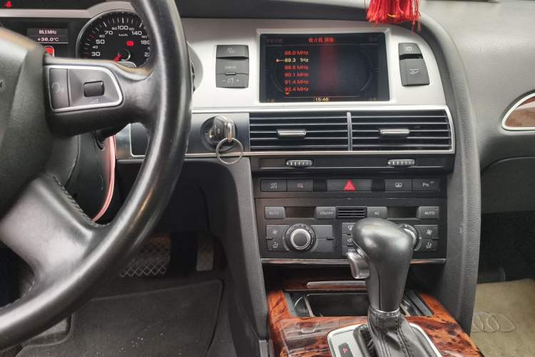 Used Audi A6L 2010 2.4L Technology Edition Audio And AC Panel