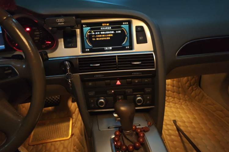 Used Audi A6L 2010 2.0 TFSI Automatic Standard Edition Audio And AC Panel