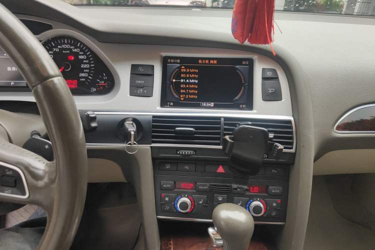 Used Audi A6L 2010 2.4L Comfort Edition Audio And AC Panel