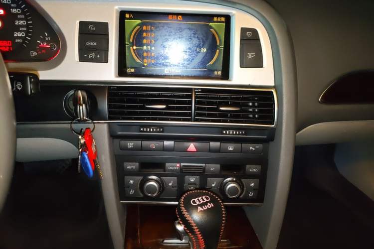 Used Audi A6L 2010 2.4L Comfort Edition Audio And AC Panel