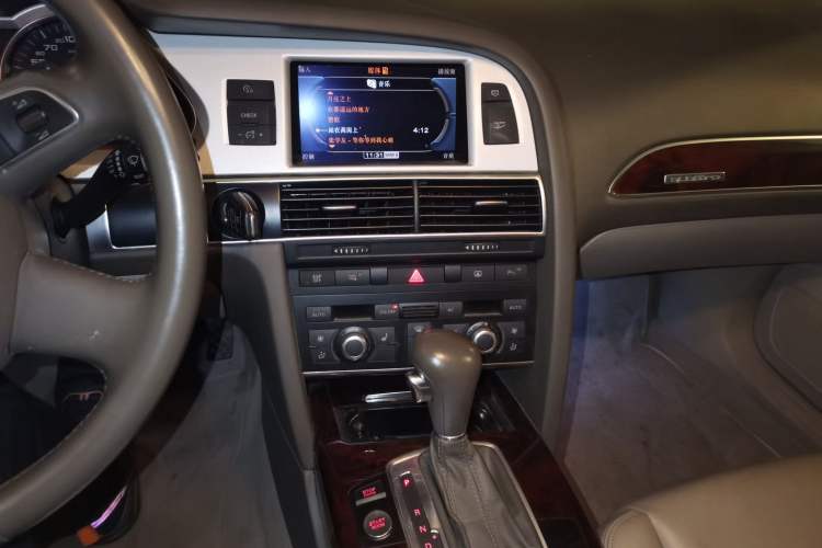 Used Audi A6L 2010 3.0 TFSI quattro Luxury Model Audio And AC Panel