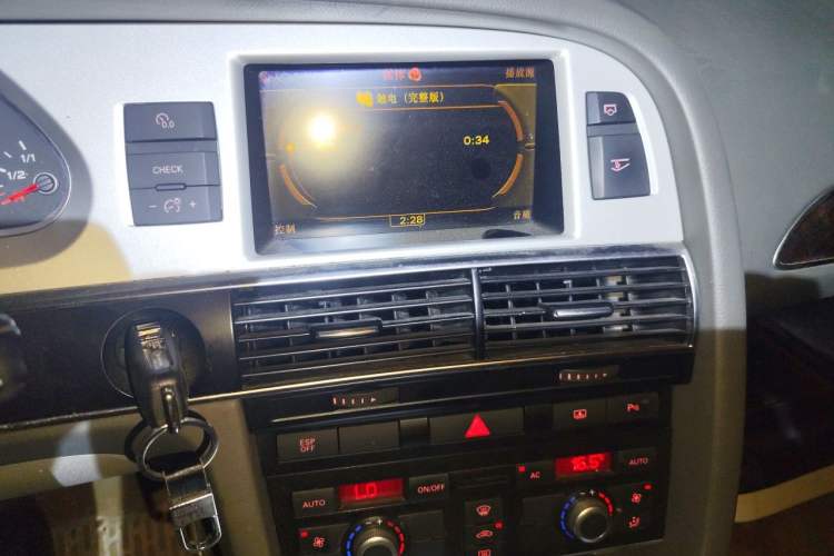 Used Audi A6L 2010 2.0 TFSI Automatic Standard Edition Audio And AC Panel