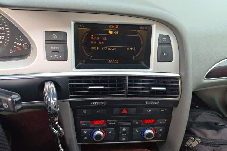 Used Audi A6L 2010 2.4L Comfort Edition Audio And AC Panel